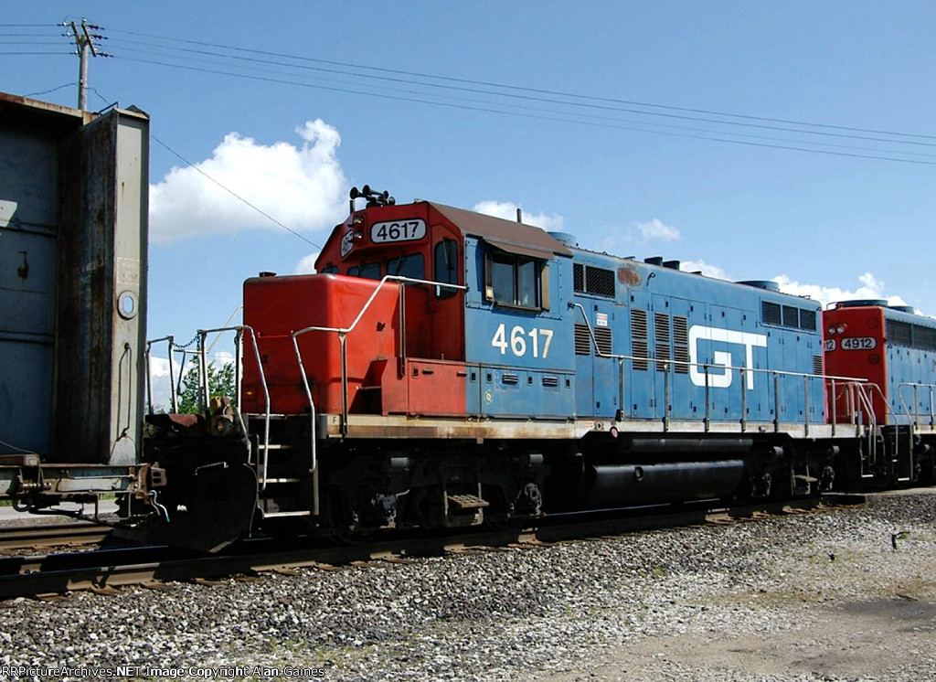 BNSF C44-9W 4617